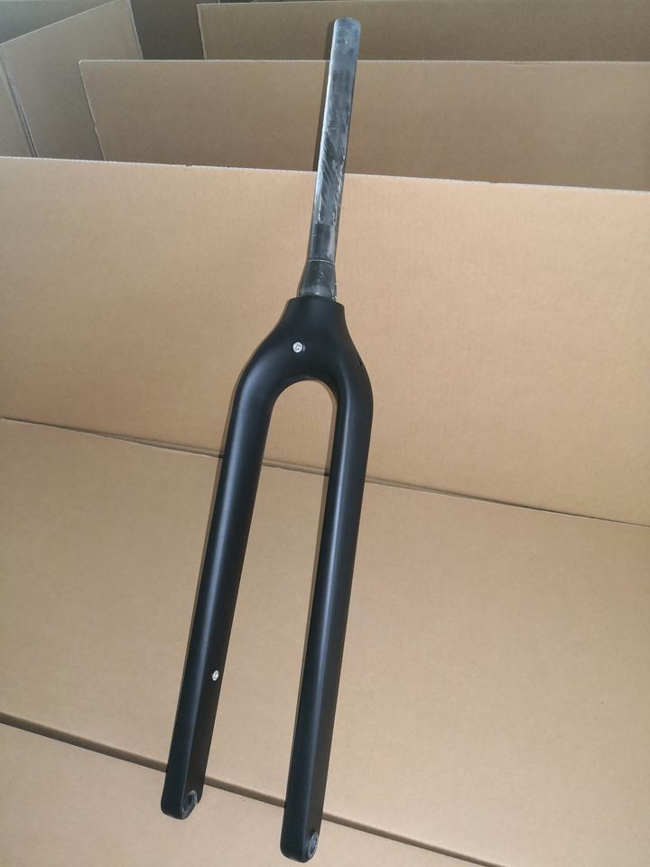 Carbon Fiber Fork - 29 inch Through Axle