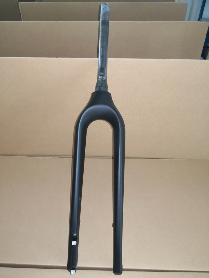 Carbon Fiber Fork - 29 inch Through Axle