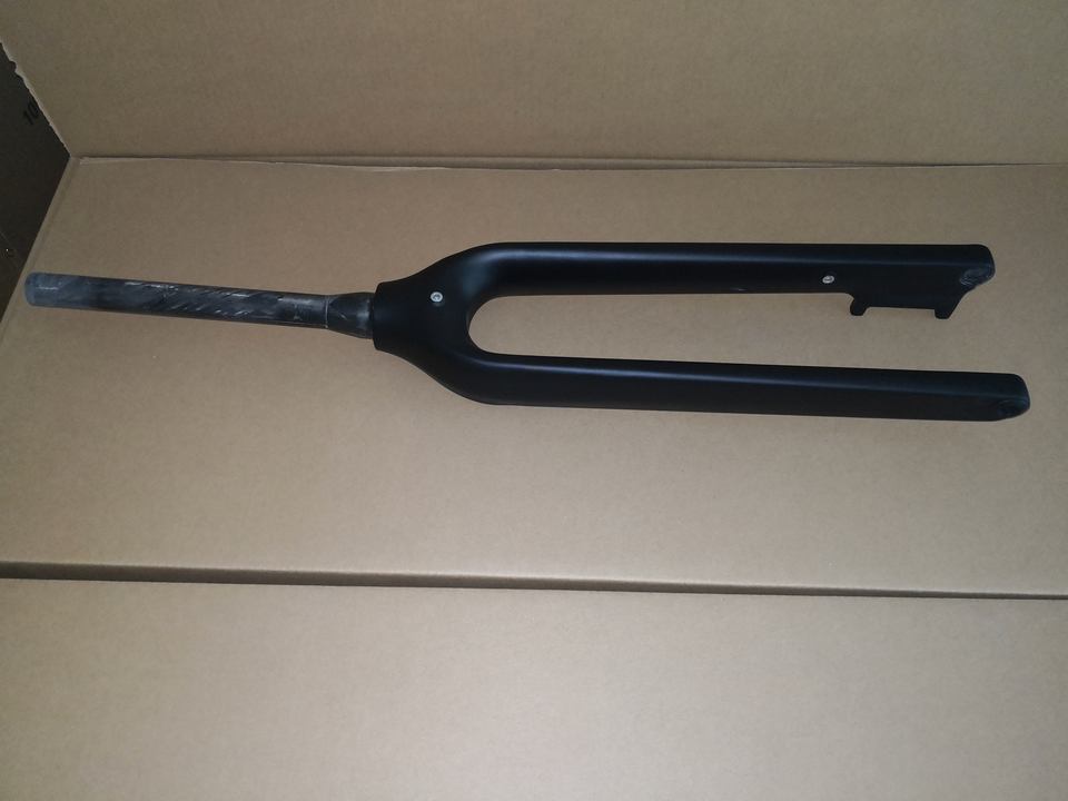Carbon Fiber Fork - 29 inch Through Axle